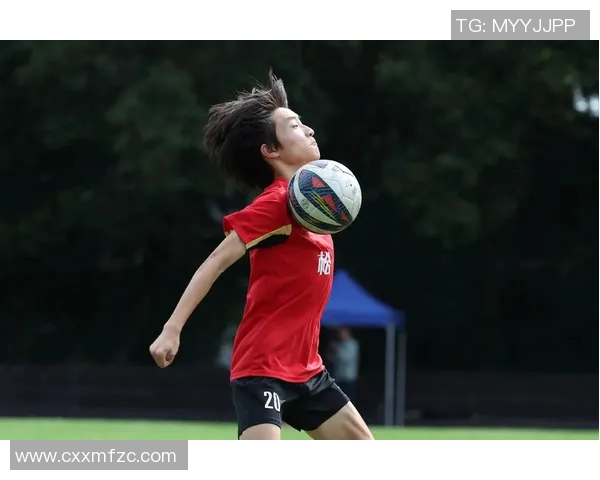 上海足球队意识探讨与发展路径分析助力球队未来崛起