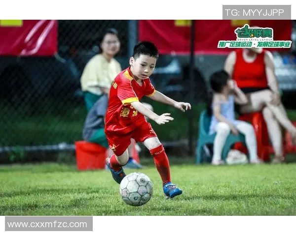 外国足球明星齐聚一堂畅谈人生与职业生涯精彩瞬间